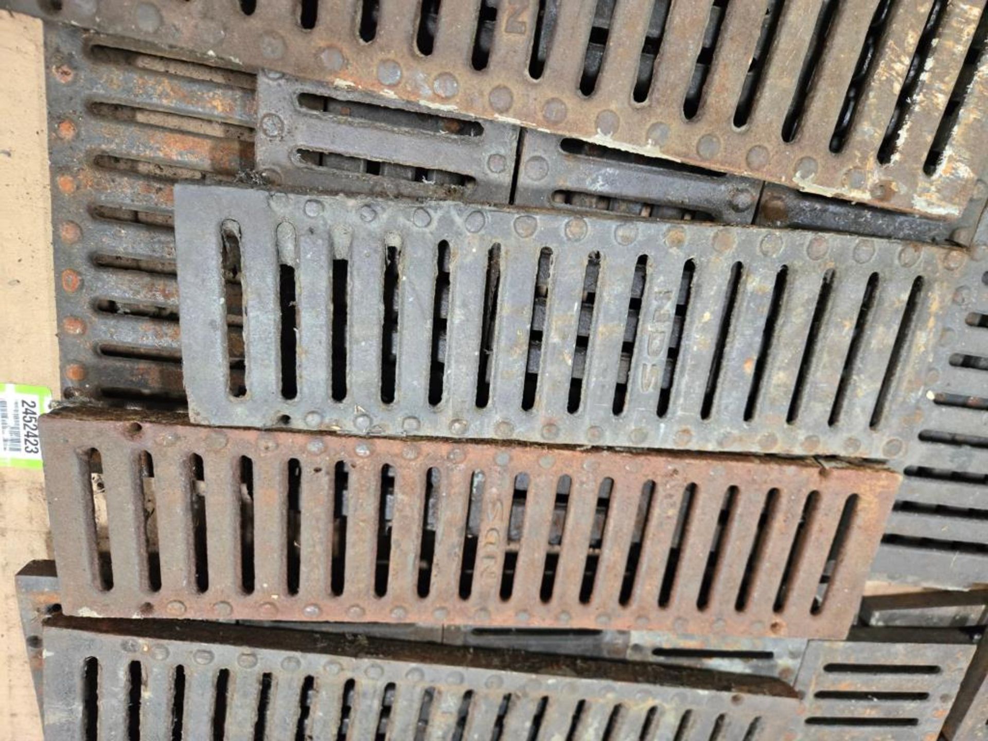 Steel Grates - Image 2 of 4