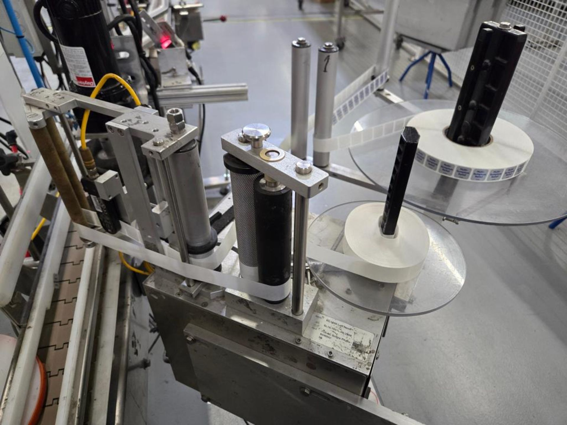 Universal Labeling Systems Labeling Machine - Image 4 of 6