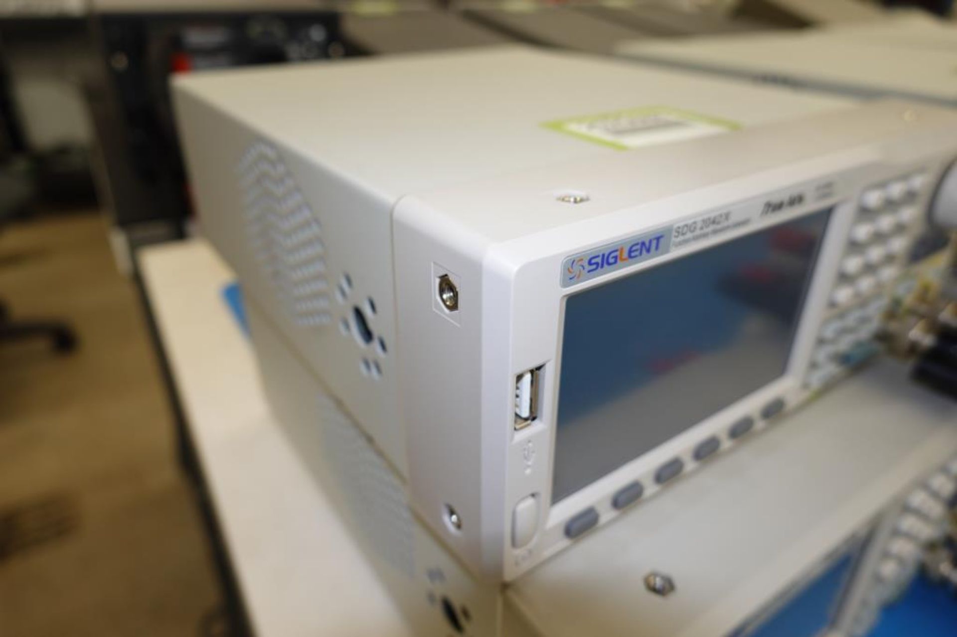 Function/Arbitrary Waveform Generator - Image 2 of 5