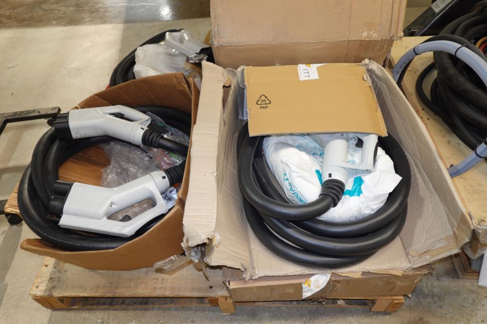 Assorted CCS-1 EV Connecters & Cables - Image 2 of 11