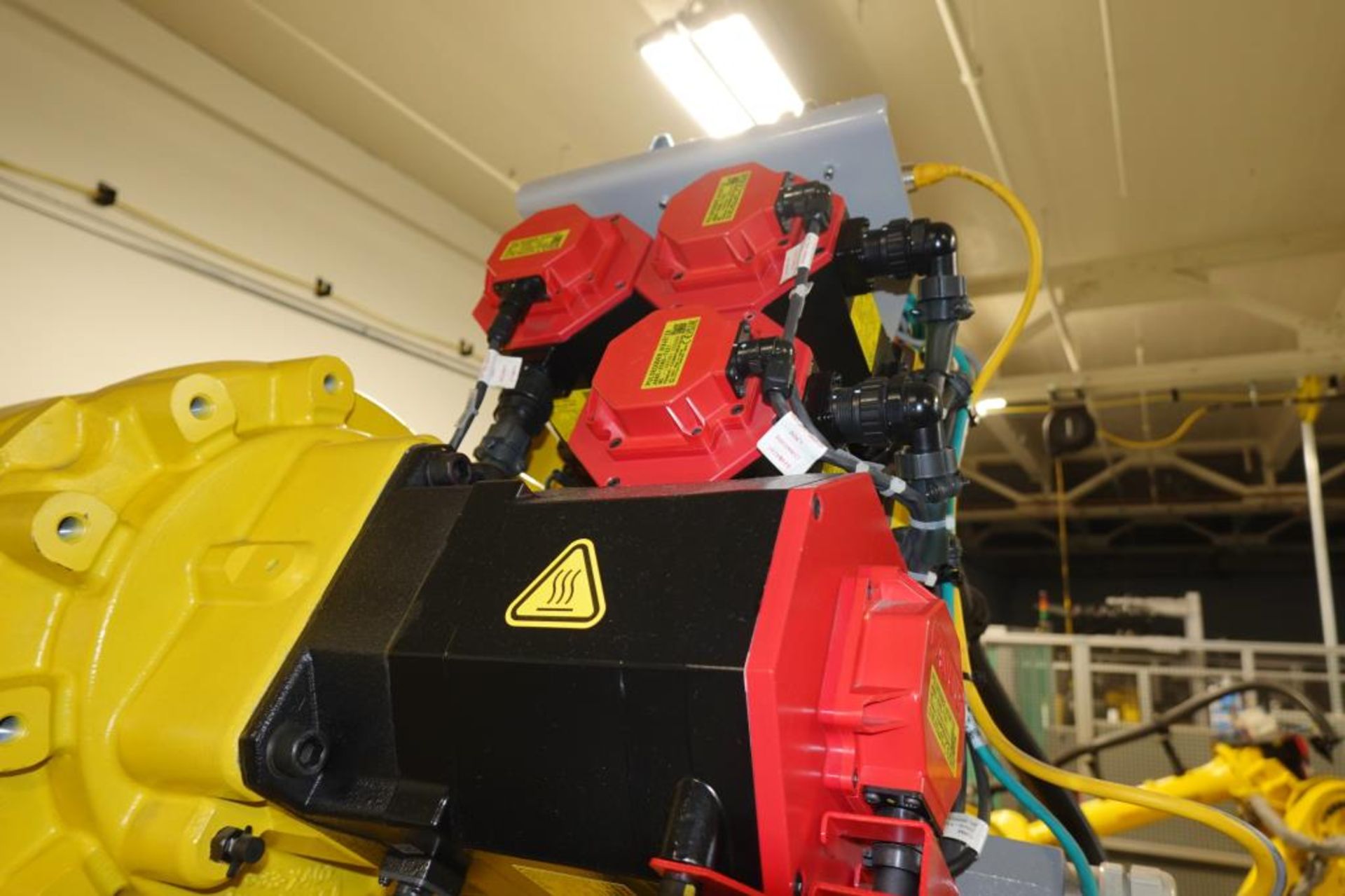 Fanuc Robot Corporation Six-Axis Material - Image 6 of 16