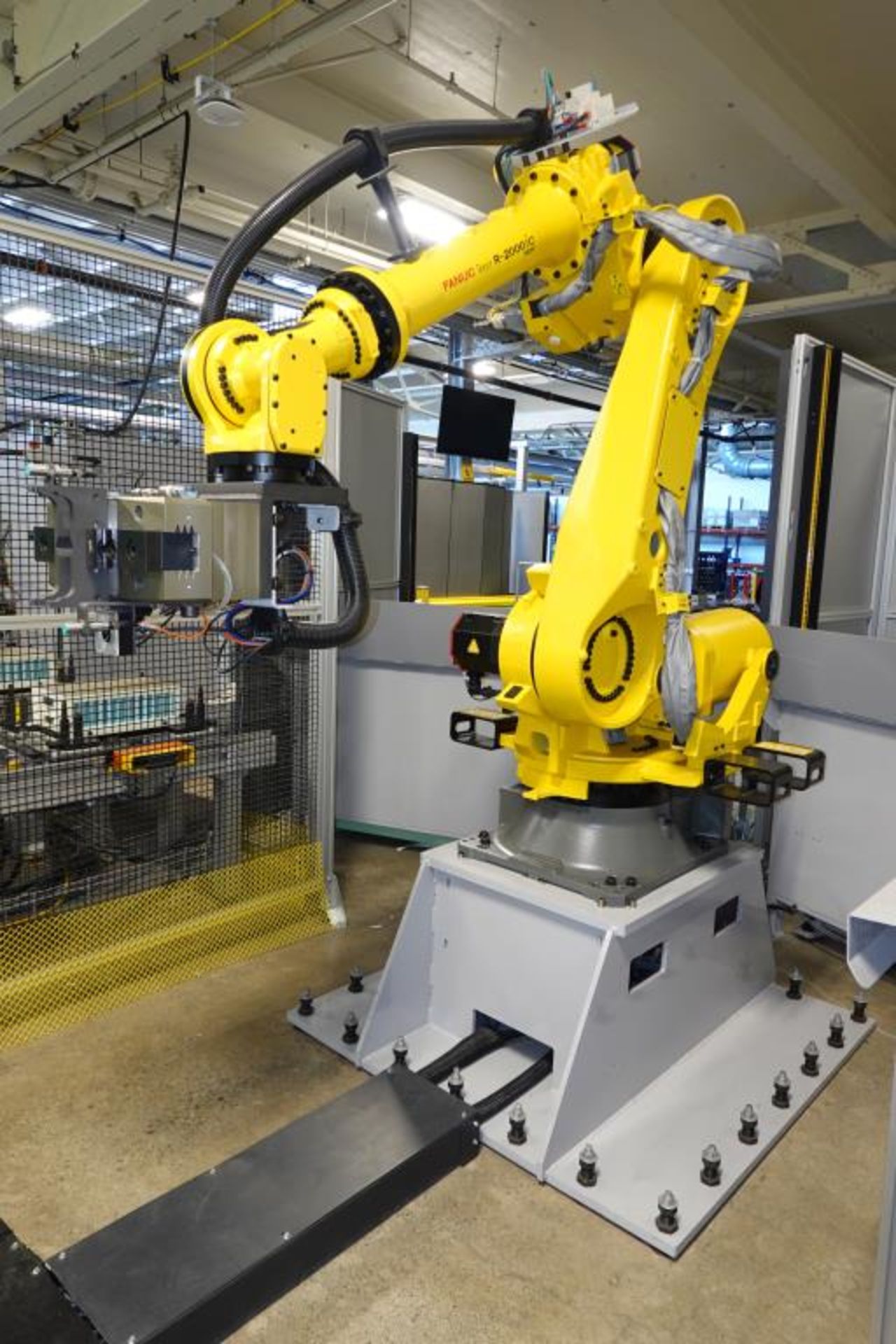 Fanuc Robot Corporation Six-Axis Material - Image 2 of 16
