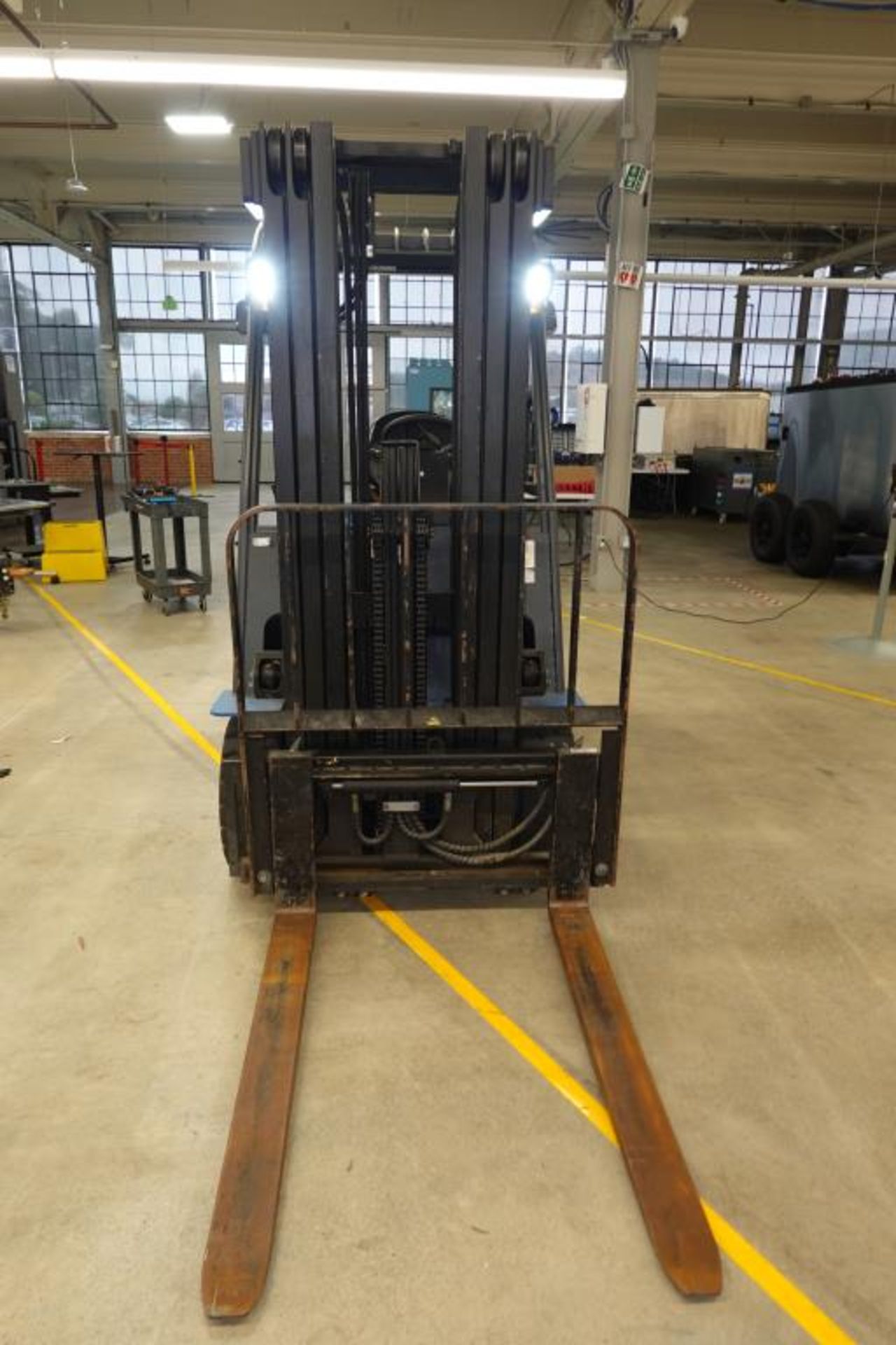 Electric Forklift, 4500 lb. Lift Cap. 3-Stage - Image 4 of 18