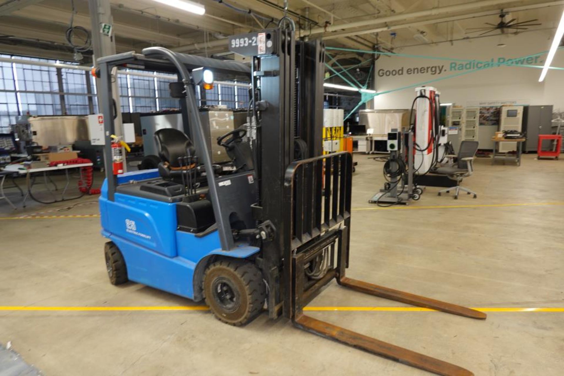 Electric Forklift, 4500 lb. Lift Cap. 3-Stage - Image 6 of 18