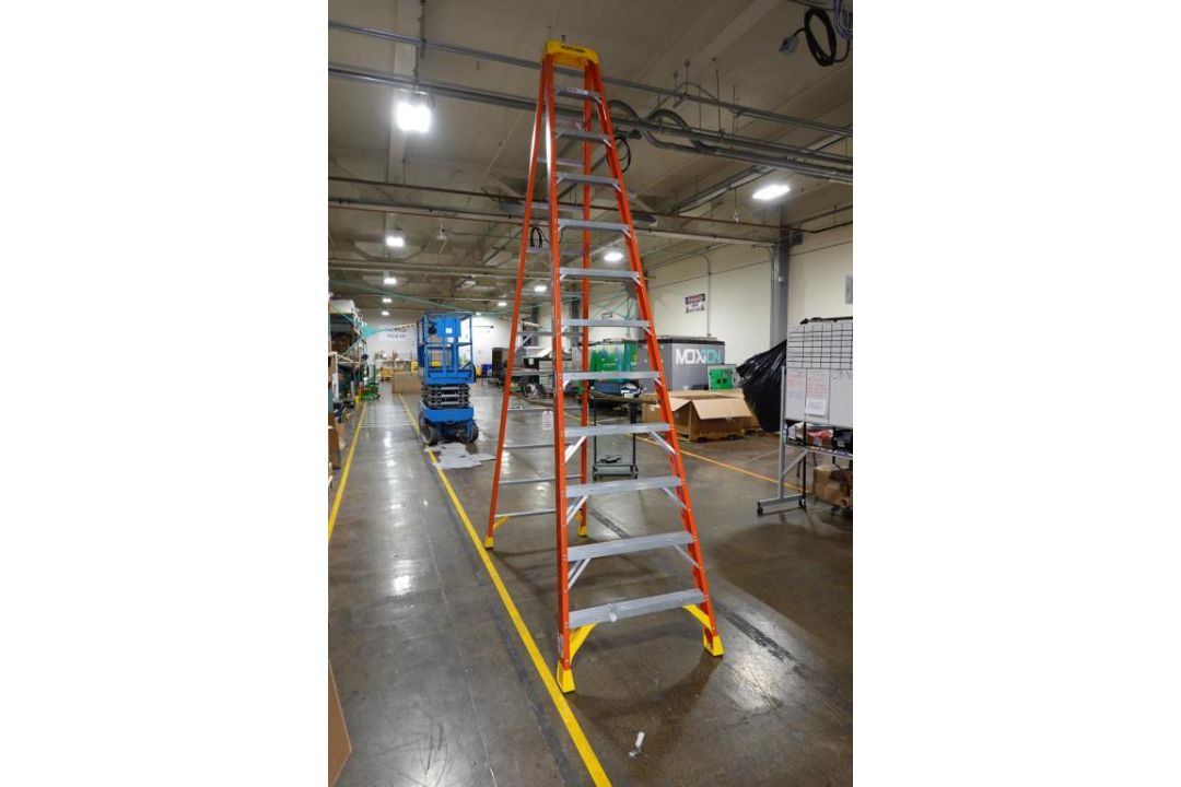 12" ft. Fiberglass Ladder - Image 1 of 5