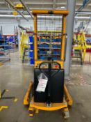 Electric Straddle Stacker