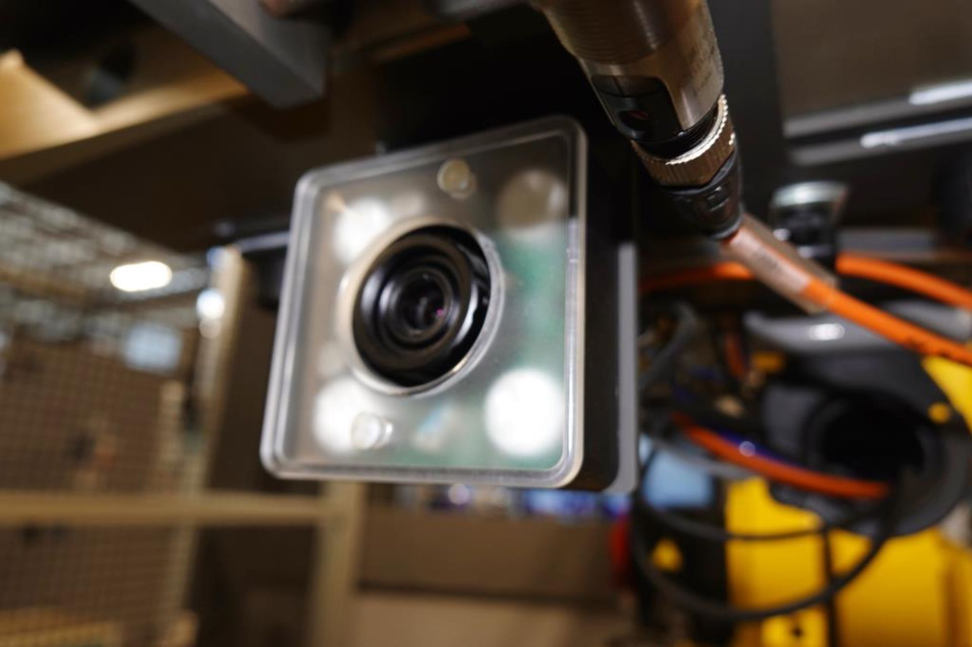 Fanuc Robot Corporation Six-Axis Material - Image 10 of 16