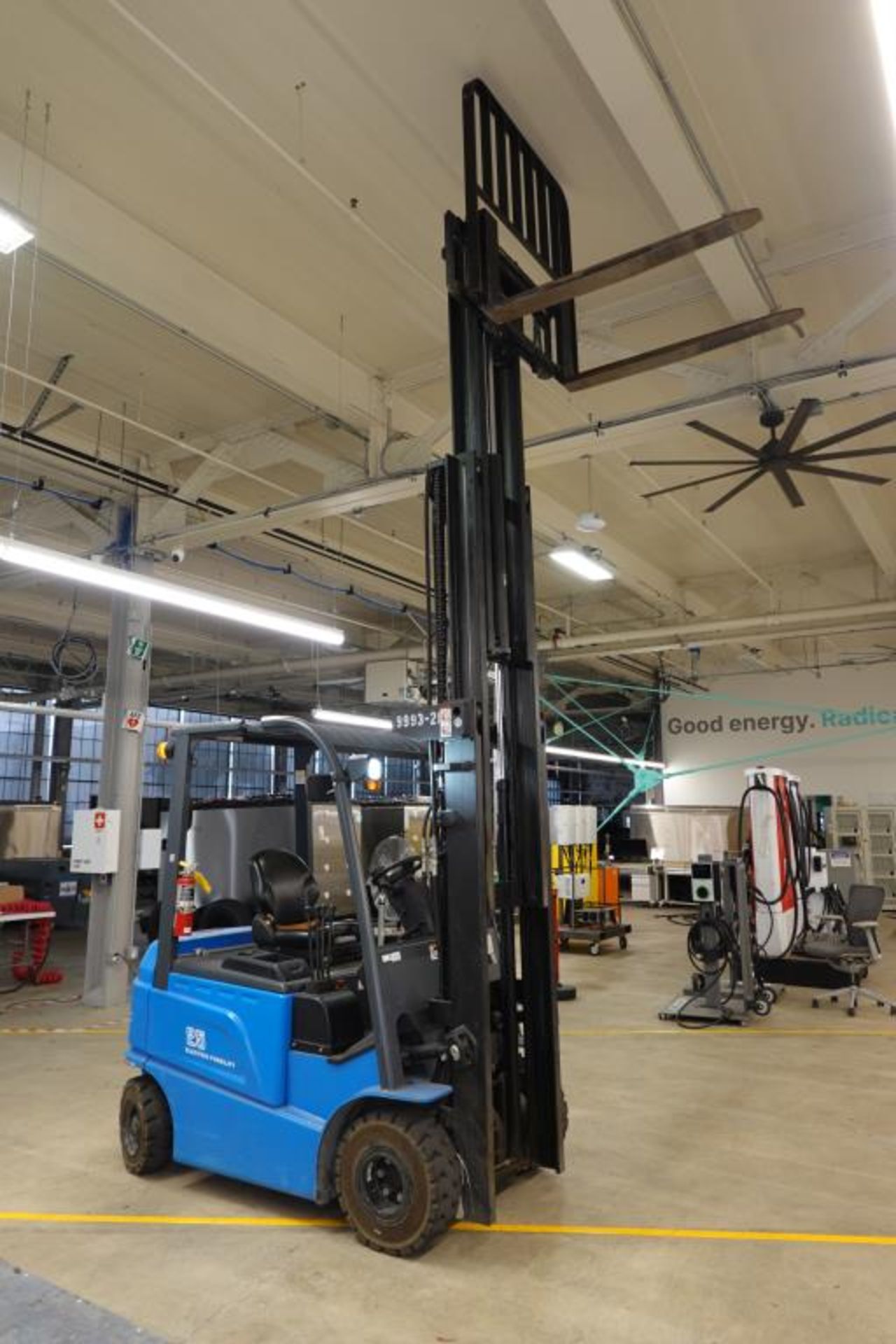 Electric Forklift, 4500 lb. Lift Cap. 3-Stage - Image 2 of 18