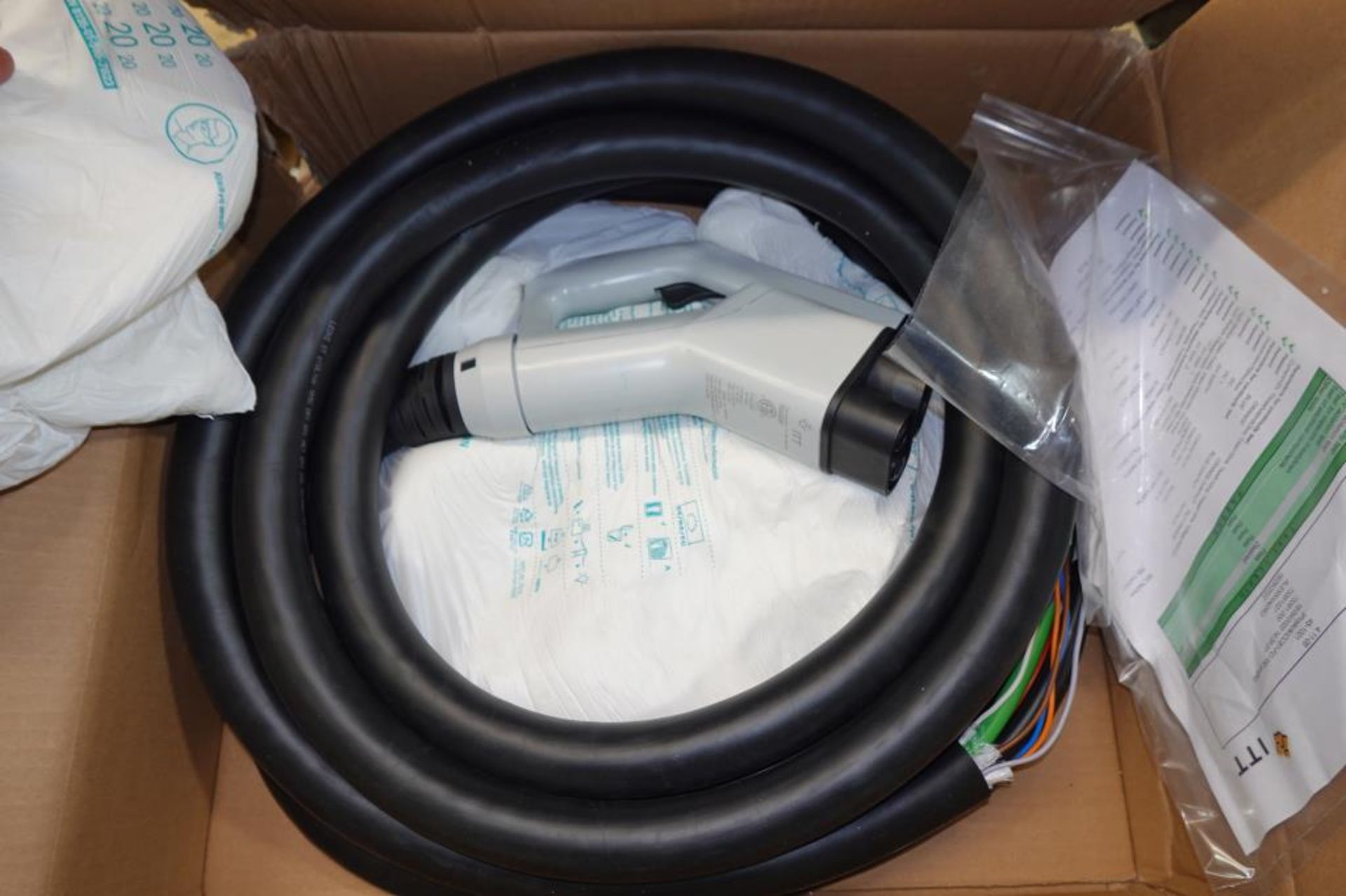 Assorted CCS-1 EV Connecters & Cables - Image 5 of 11