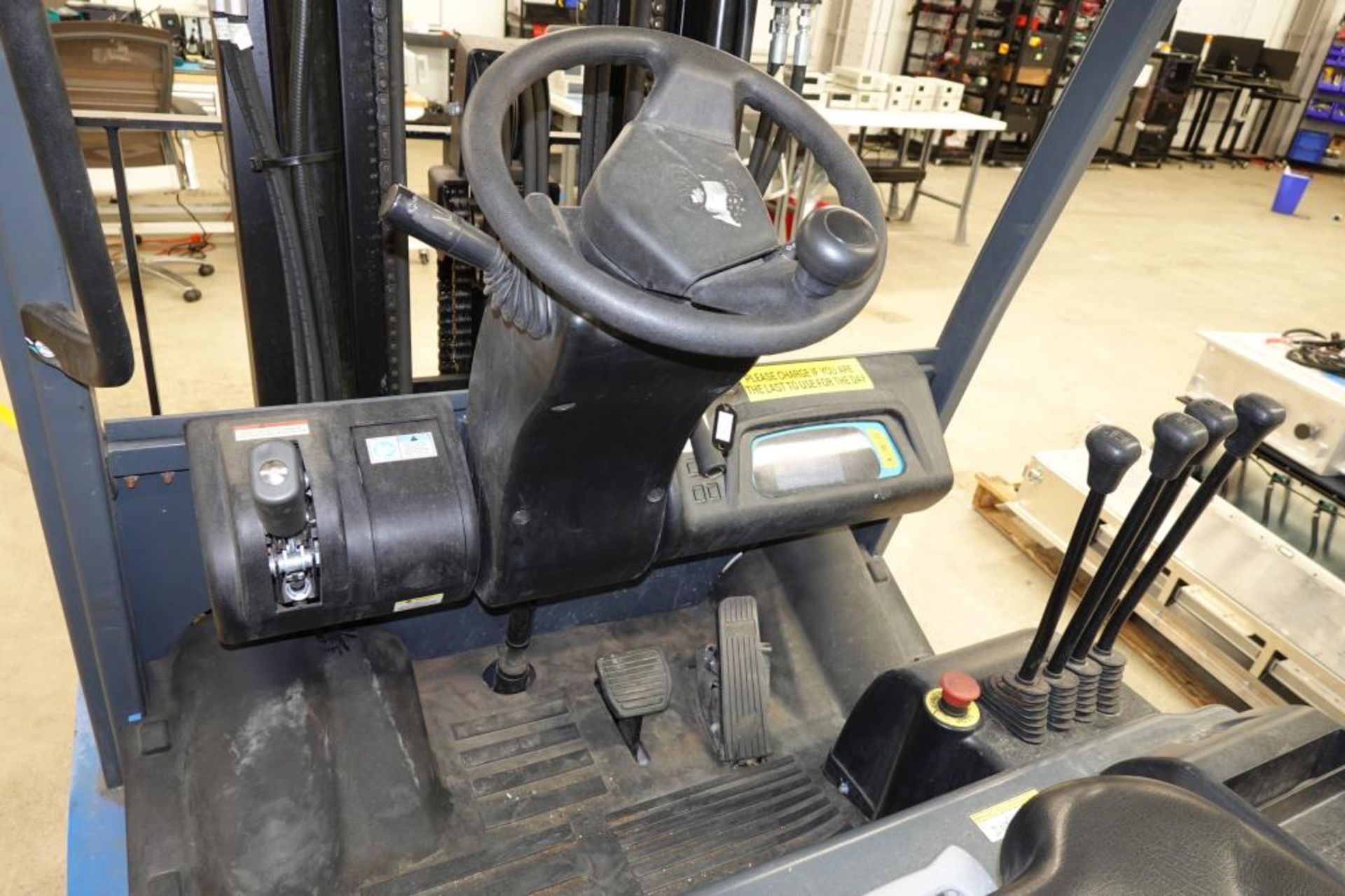 Electric Forklift, 4500 lb. Lift Cap. 3-Stage - Image 16 of 18