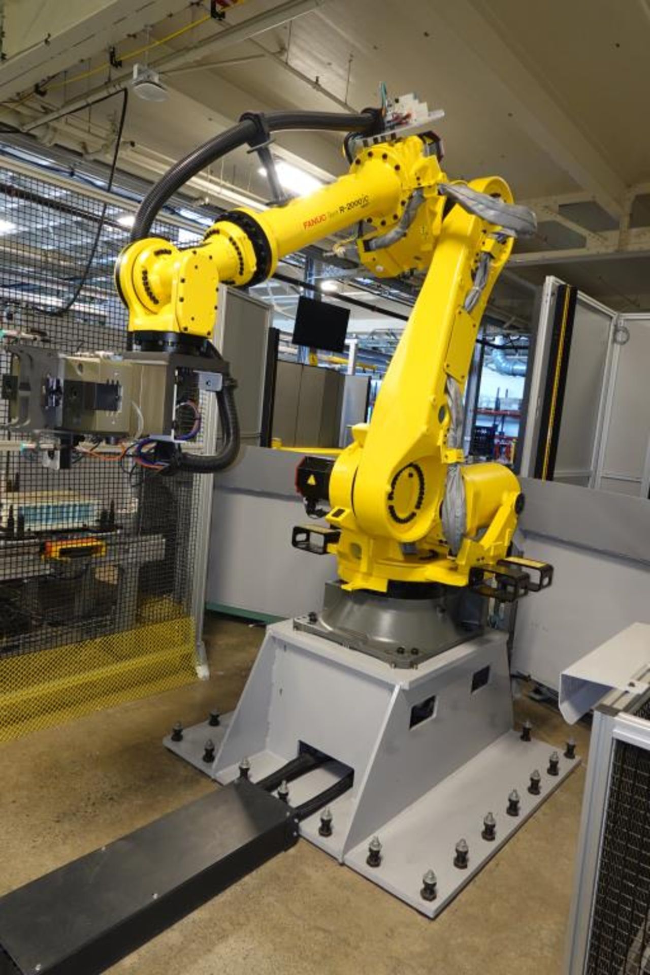 Fanuc Robot Corporation Six-Axis Material - Image 11 of 16
