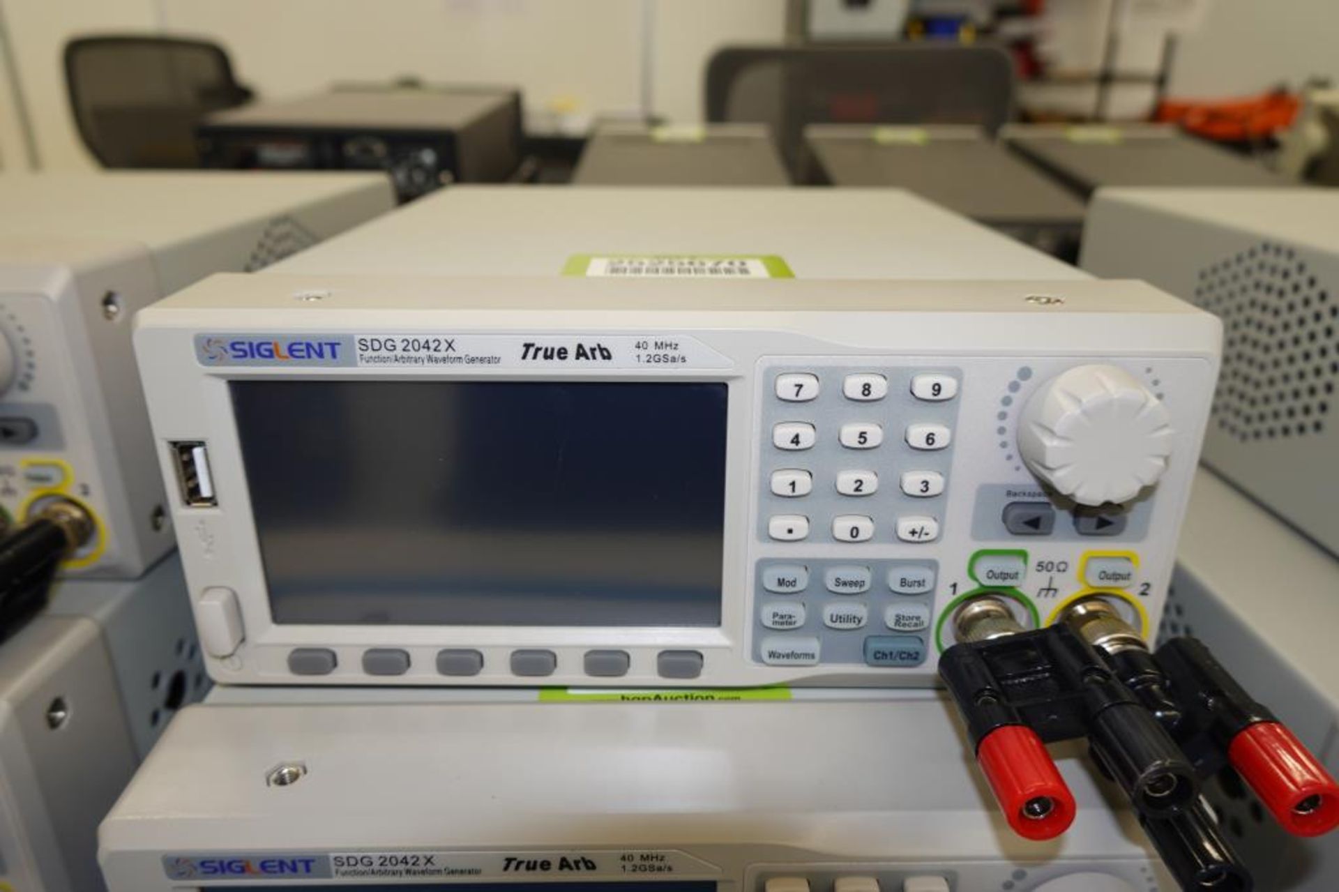 Function/Arbitrary Waveform Generator - Image 5 of 5