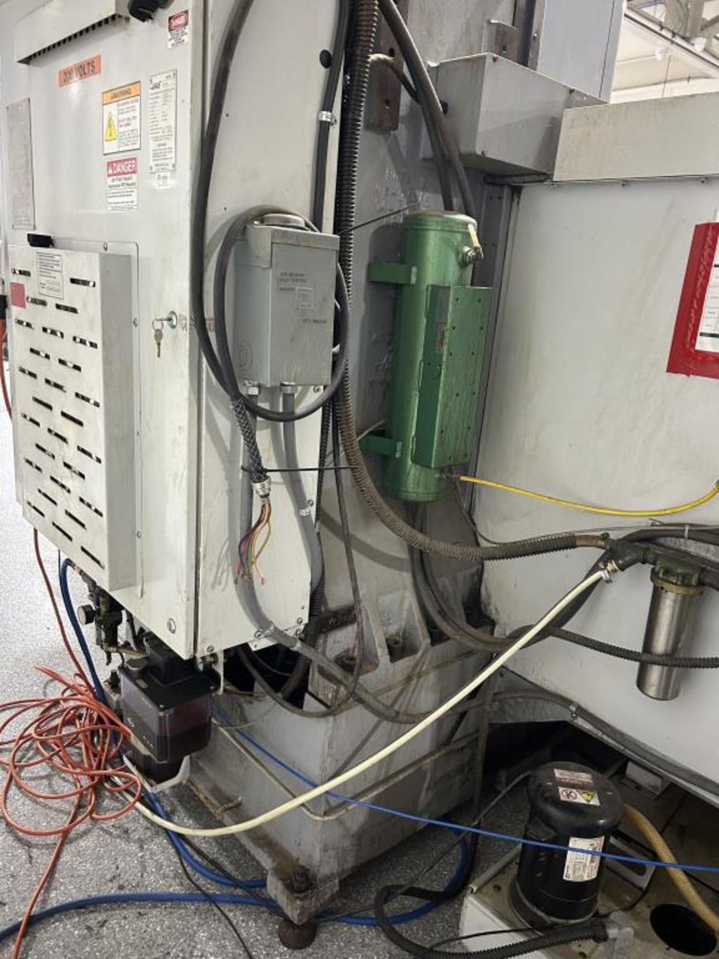 Haas VF-3D CNC Machine - Image 11 of 27