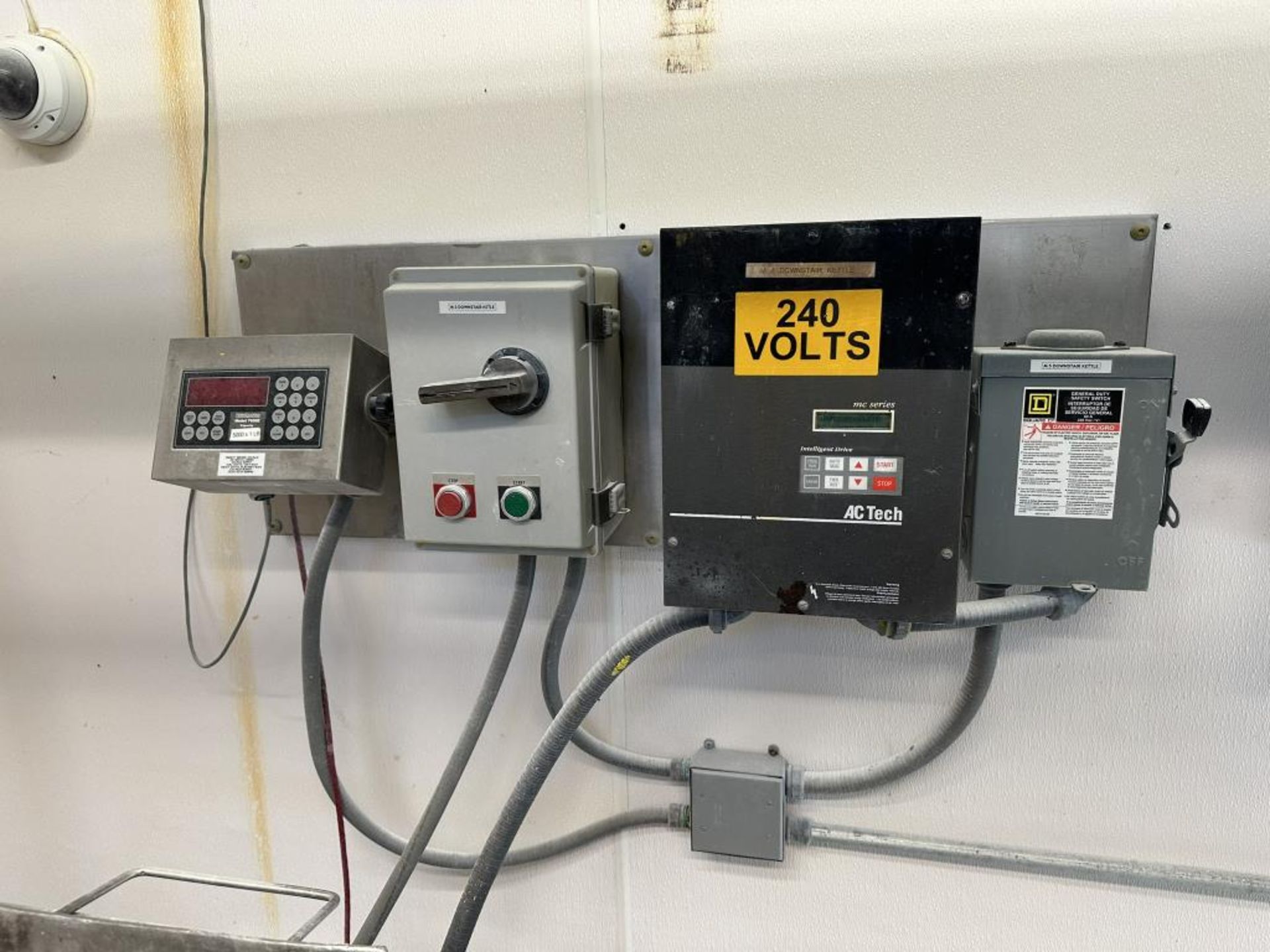 Steam Jacketed Mixing Tank and Agitator - Image 8 of 10