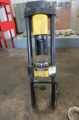 Hydraulic Hose Clamping System