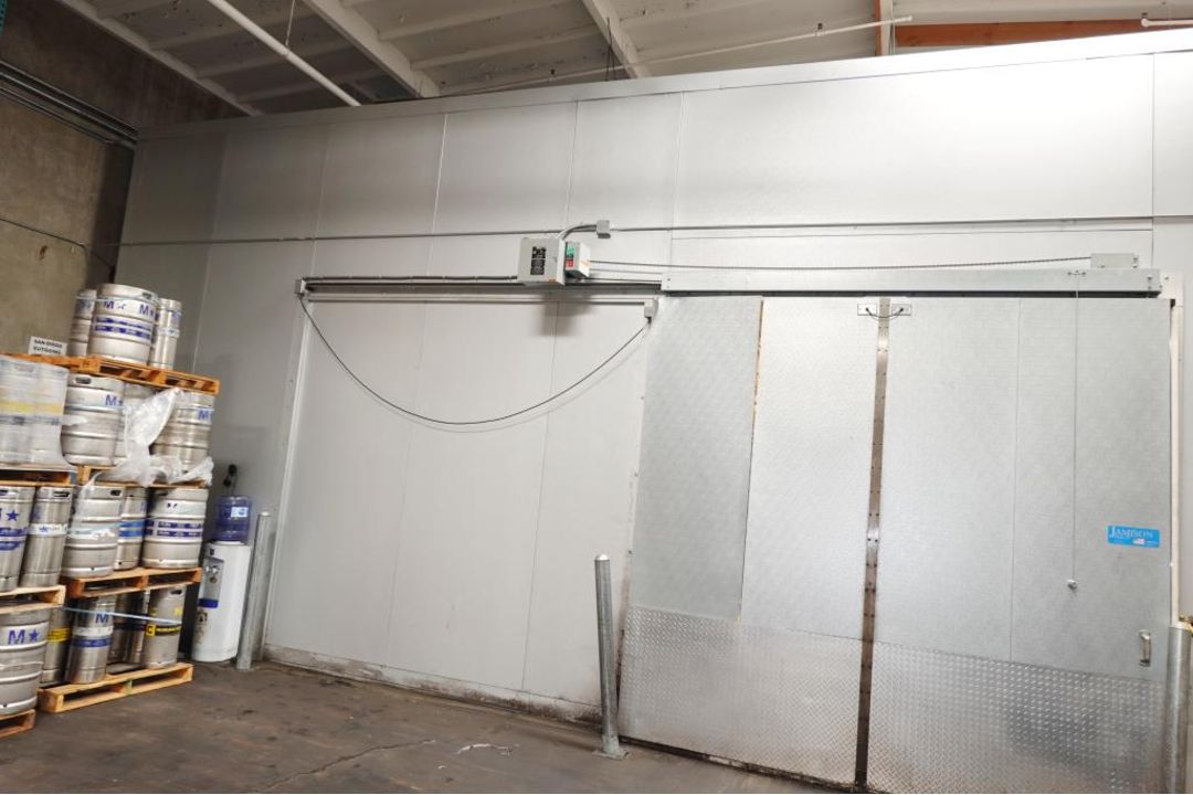 Walk In Cold Storage Room - Image 2 of 25