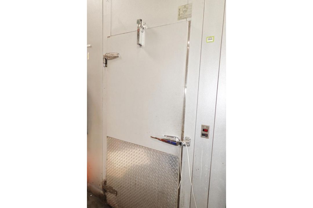 Walk In Cold Storage Room - Image 8 of 25
