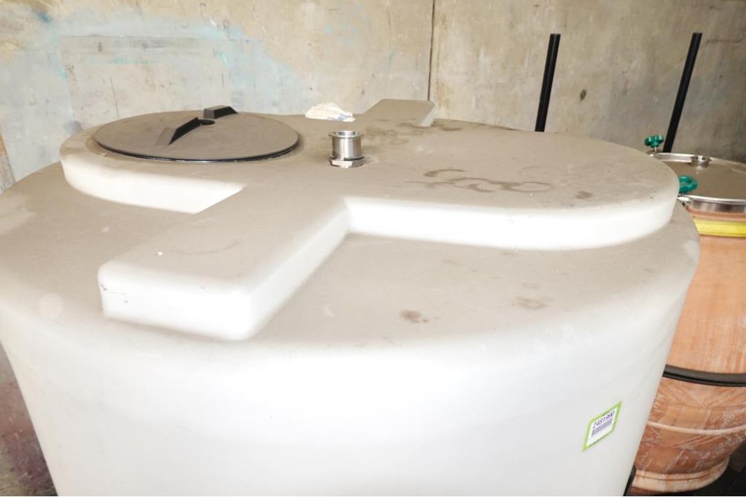 Approx. 250-Gallon Poly Tank - Image 3 of 4
