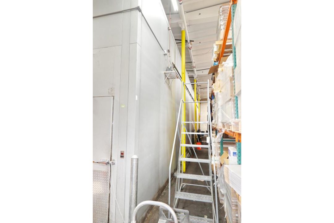 Walk In Cold Storage Room - Image 7 of 25