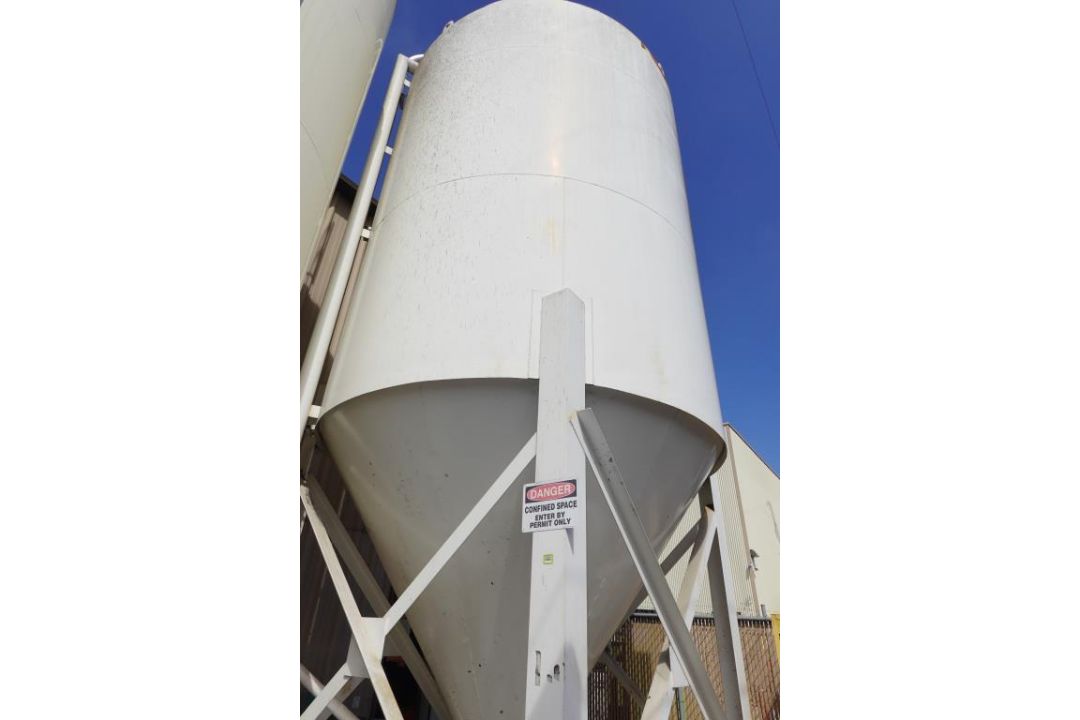 Dry Grain Silo - Image 1 of 3