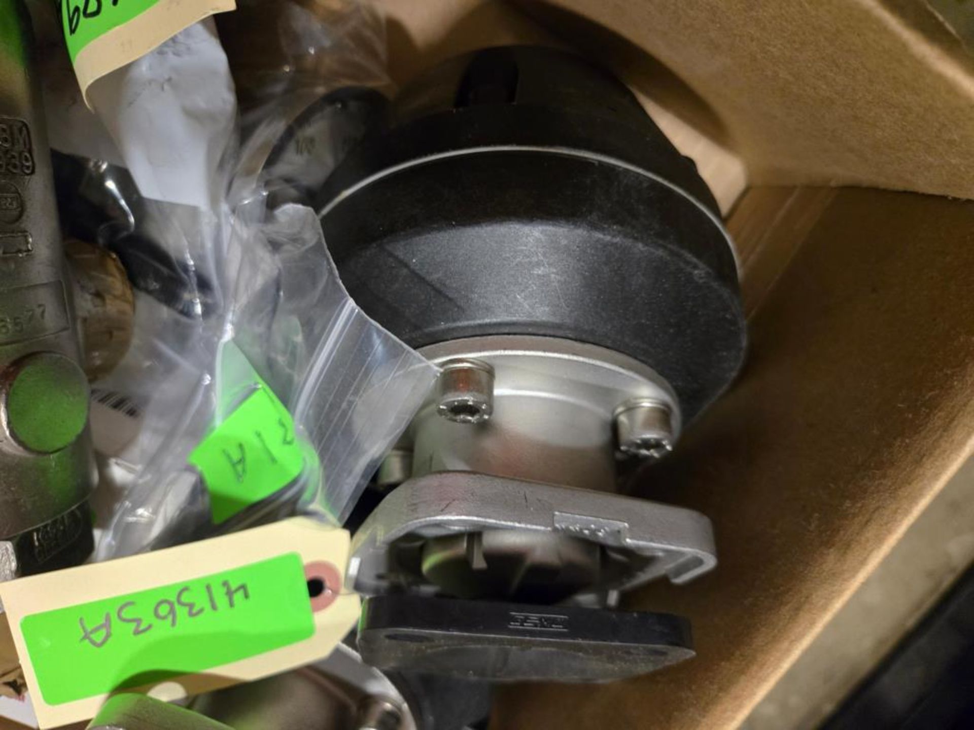 Valves & Gauges - Image 4 of 9