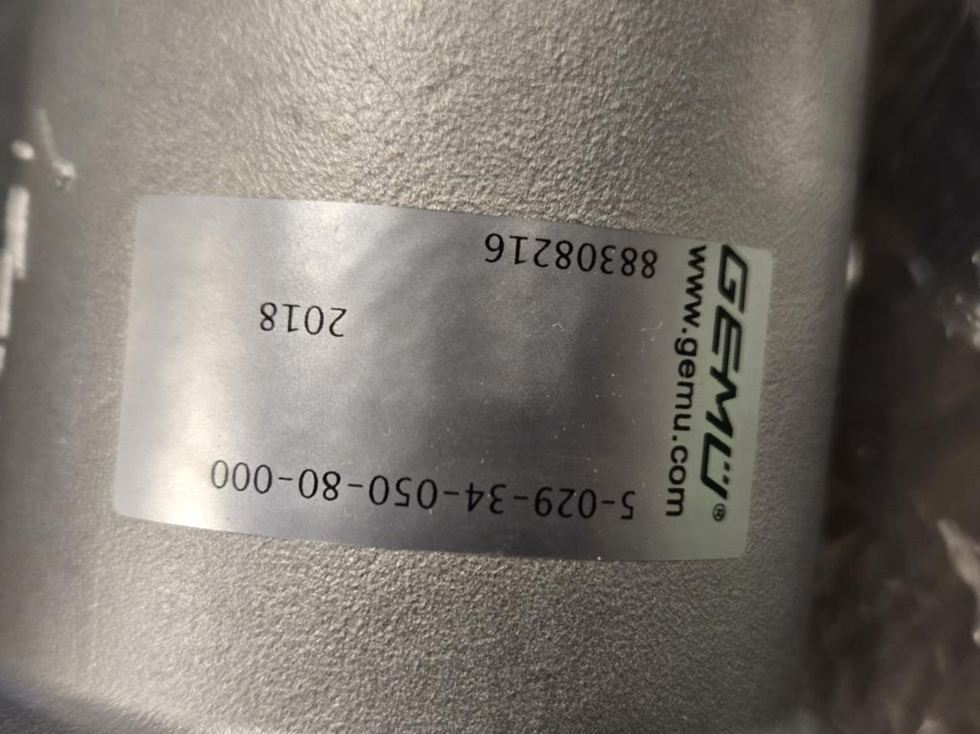 Valves - Image 3 of 10