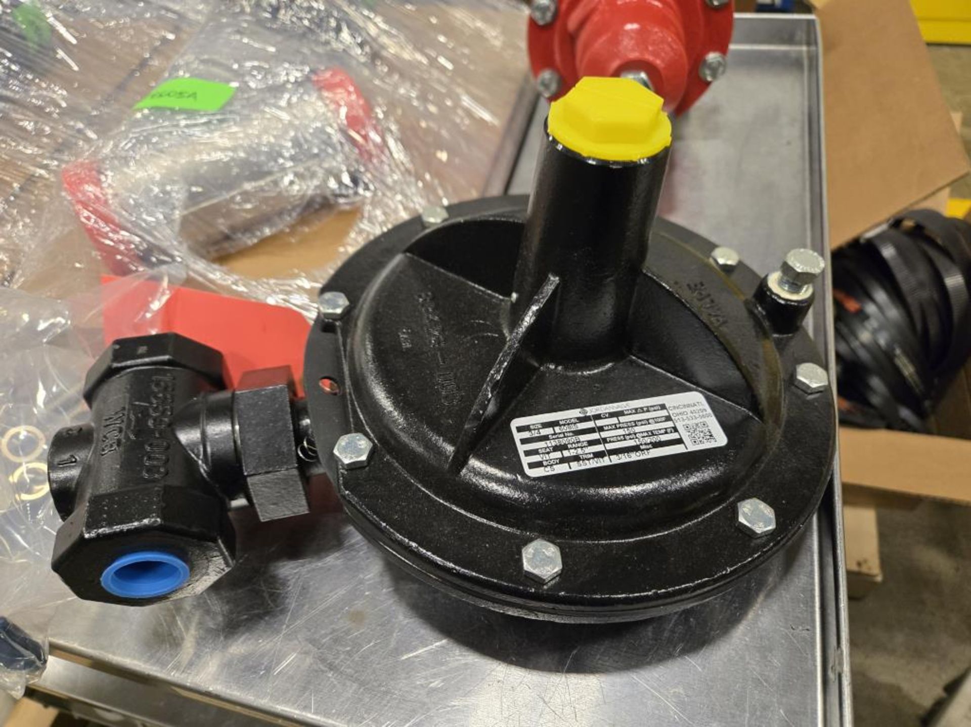 Valves - Image 7 of 10