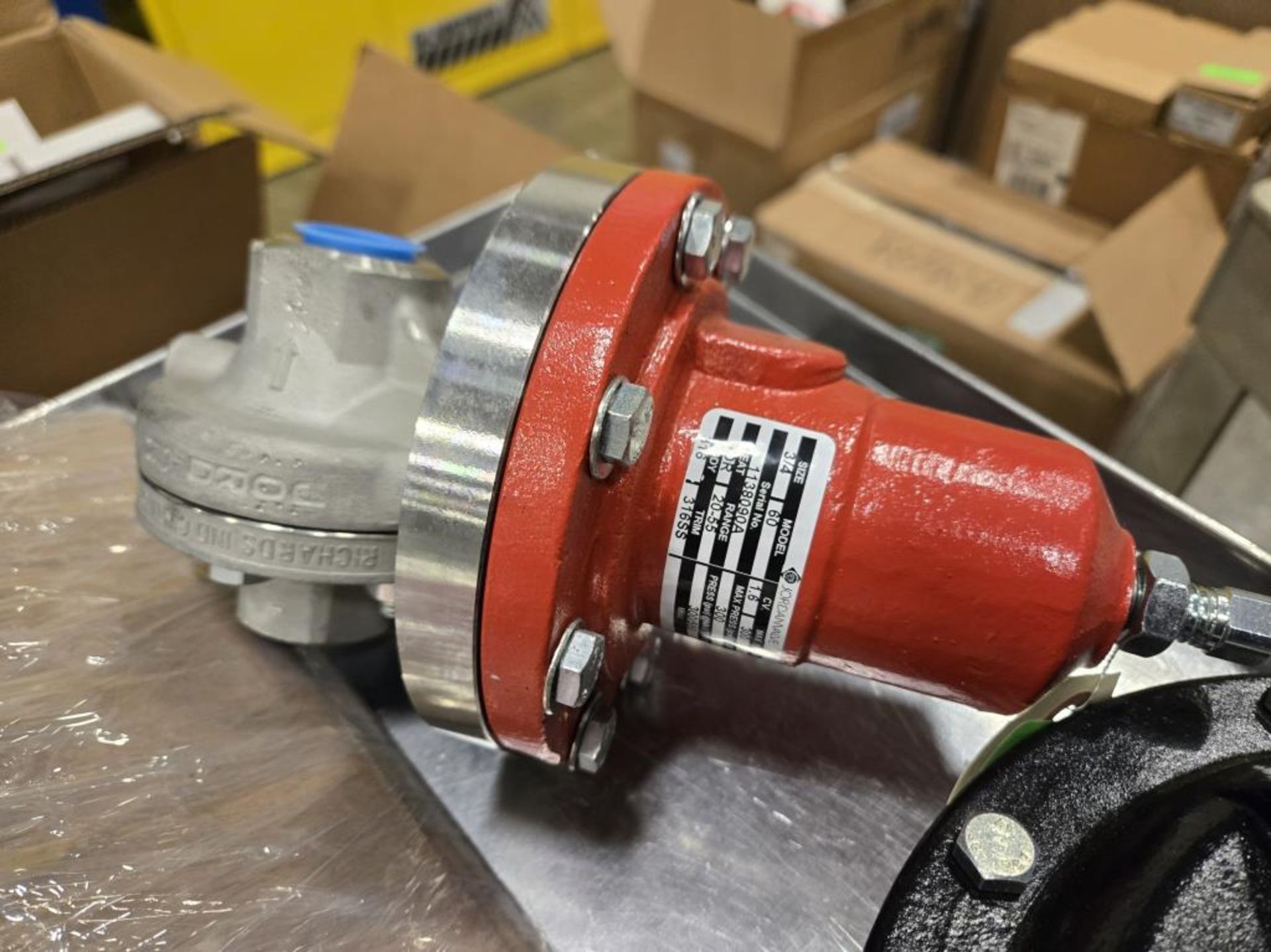 Valves - Image 9 of 10