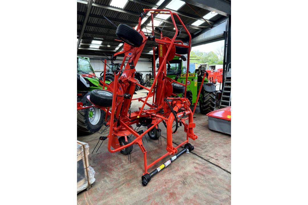 1: Kuhn GF5902, Tedder , Serial Number: KSAA1019E10D00667, Year of Manufacture: 2022 - Image 2 of 5