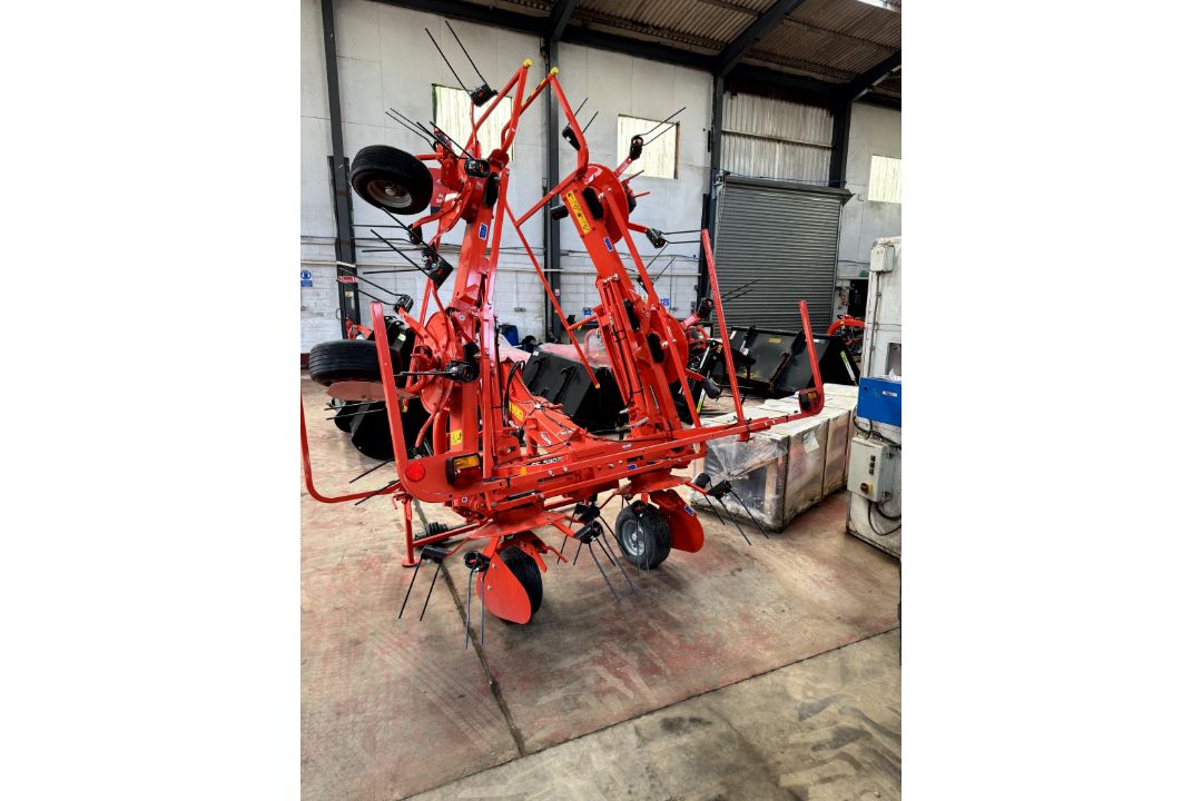 1: Kuhn GF5902, Tedder , Serial Number: KSAA1019E10D00667, Year of Manufacture: 2022 - Image 3 of 5