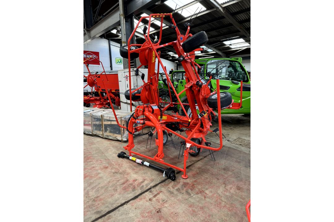 1: Kuhn GF5902, Tedder , Serial Number: KSAA1019E10D00667, Year of Manufacture: 2022 - Image 1 of 5