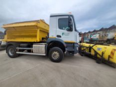 2017 MERCEDES Arocs 4x4 1824 A - Schmidt Stratos B60-36 VES-490U - Schmidt SNK 27 Snowplough - Grit
