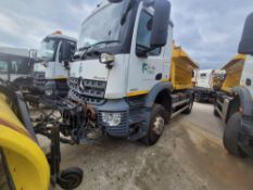 2017 MERCEDES Arocs 4x4 1824 A - Schmidt Stratos B60-36 VES-490U - Schmidt SNK 27 Snowplough - Grit