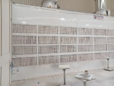 BARNISH SUCTION WALL