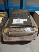 LOT OF ANTI-FATIGUE MATS