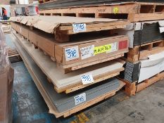 LOT OF (114) PCS OF ACRYLIC AND ACCESSORIES