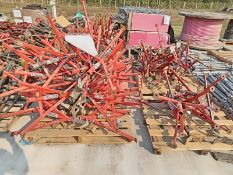 LOT OF (118) TUBE SUPPORTS WITH V HEAD