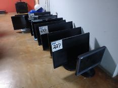 LOT OF COMPUTER EQUIPMENT