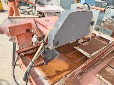 TABLE CUTTER FOR PARTITION WALLS