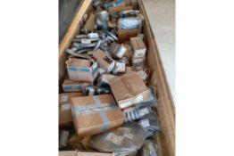 LOT OF (4317) PIECES OF MISCELLANEOUS ELECTRICAL MATERIAL, (146) MTS OF SINGLE POLAR HEAT SHRINK SLE