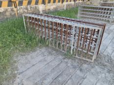 LOT OF RAMPS FOR LOADING PLATFORMS.