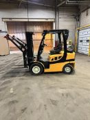 2013 Yale GLP050VXNGSE084 5000lb Forklift With Sideshift And Fork Positioner