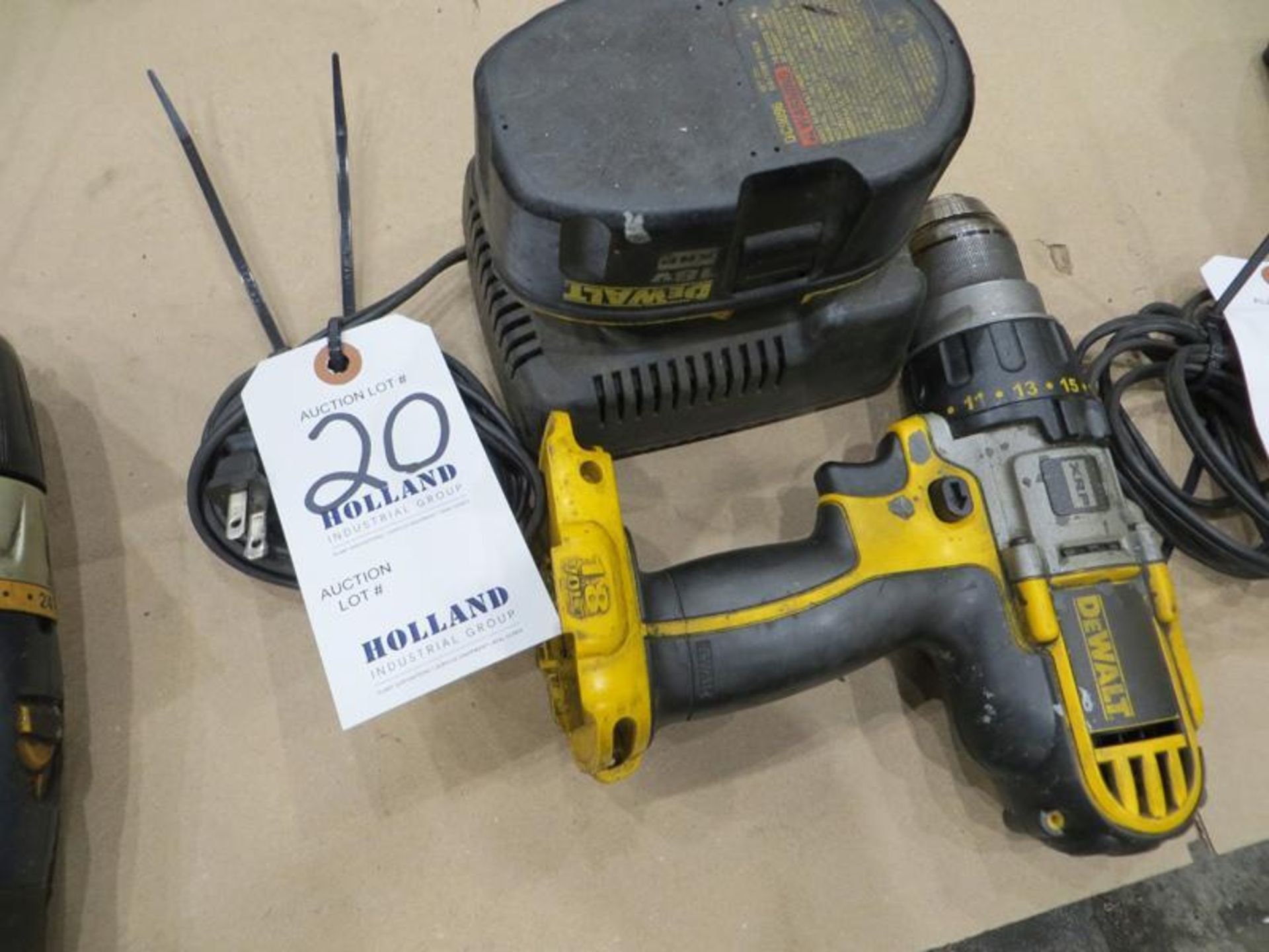 DeWalt 1/2" 18v cordless drill with battery and charger M/N DCD940