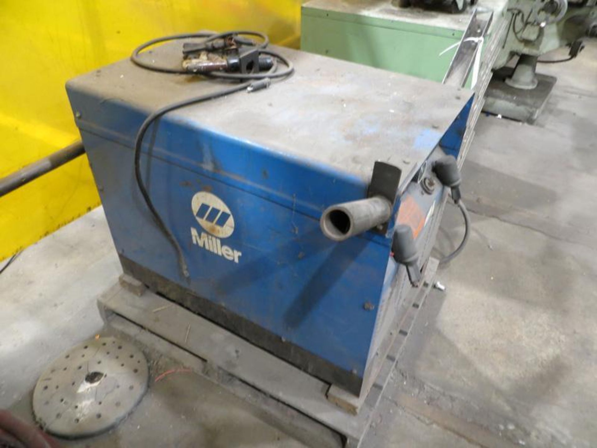 Miller Welder SRH-444 DC arc welding power supply, S/N JX539490 - Image 2 of 3