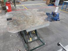 Scissor lift steel top table with Wilton 4.5