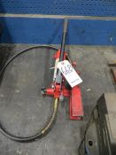 Hydraulic unit with spreader