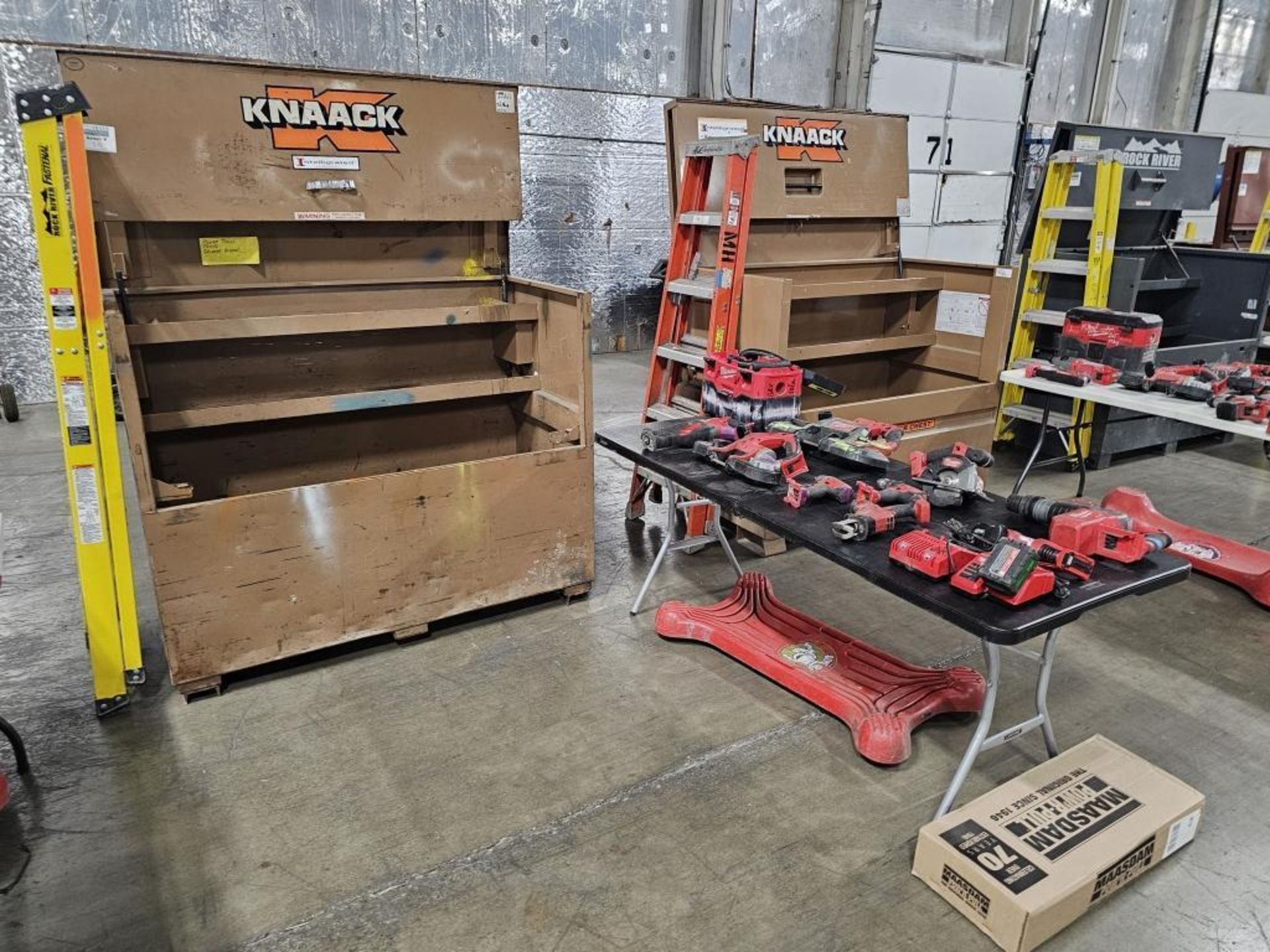 Knaack Model 89 StorageMaster Series Job Site Box With Contents