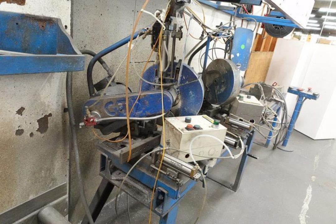 Custom Built Dual Saw Pipecutting Station - Image 4 of 4