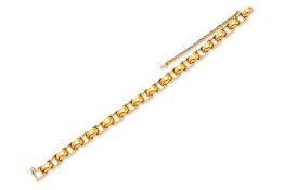 A HIGH KARAT GOLD BRACELET