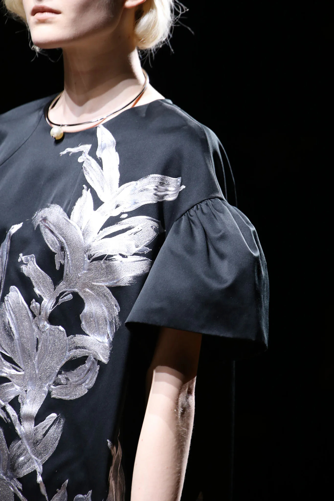 A DRIES VAN NOTEN HAND PAINTED FLORAL MOTIF OVERSIZED DRESS - Image 4 of 4